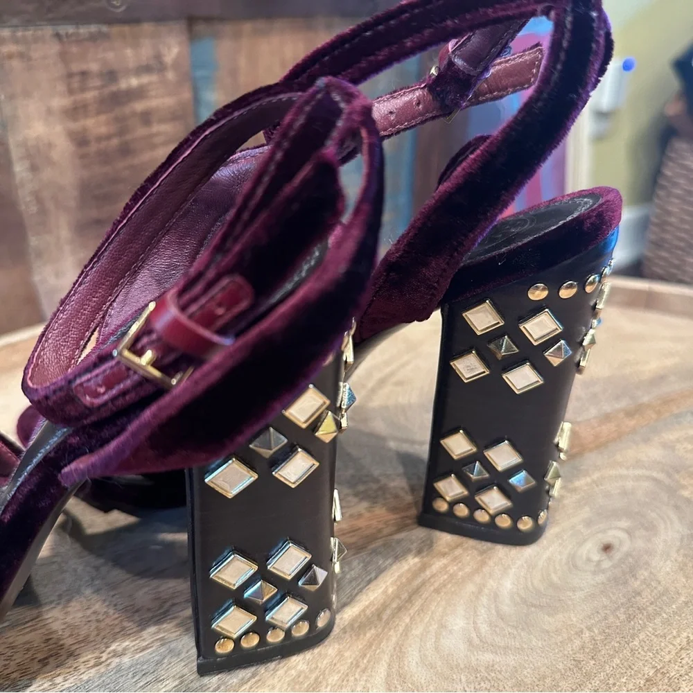 Tory Burch Rich Maroon Velvet Gold Studded Block Heels. Luxurious. U.S. 7.5 - Picture 10 of 16